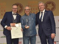 Brau2019  BEERStar Award 2019 überreicht von: links: Georg Rittmayer, Präsident der Privaten Brauereien Bayern e.V. rechts: Detlef Projahn, Präsident der Privaten Brauereien Deutschland e.v.  -- : Messe