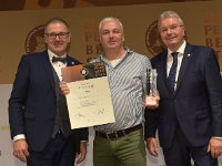 Brau2019  BEERStar Award 2019 überreicht von: links: Georg Rittmayer, Präsident der Privaten Brauereien Bayern e.V. rechts: Detlef Projahn, Präsident der Privaten Brauereien Deutschland e.v.  -- : Messe